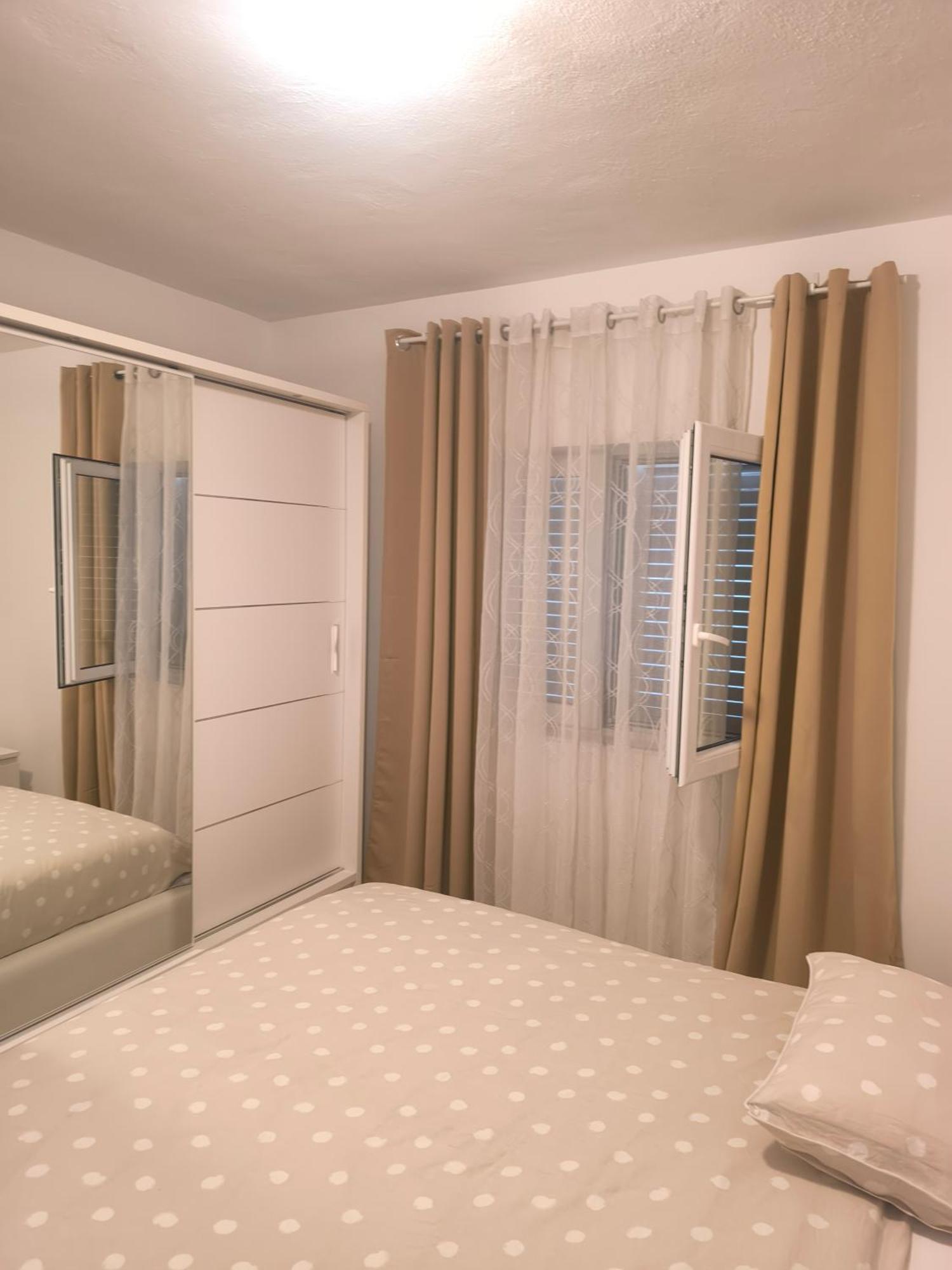 Apartman Rex Svinisce Bilik gambar