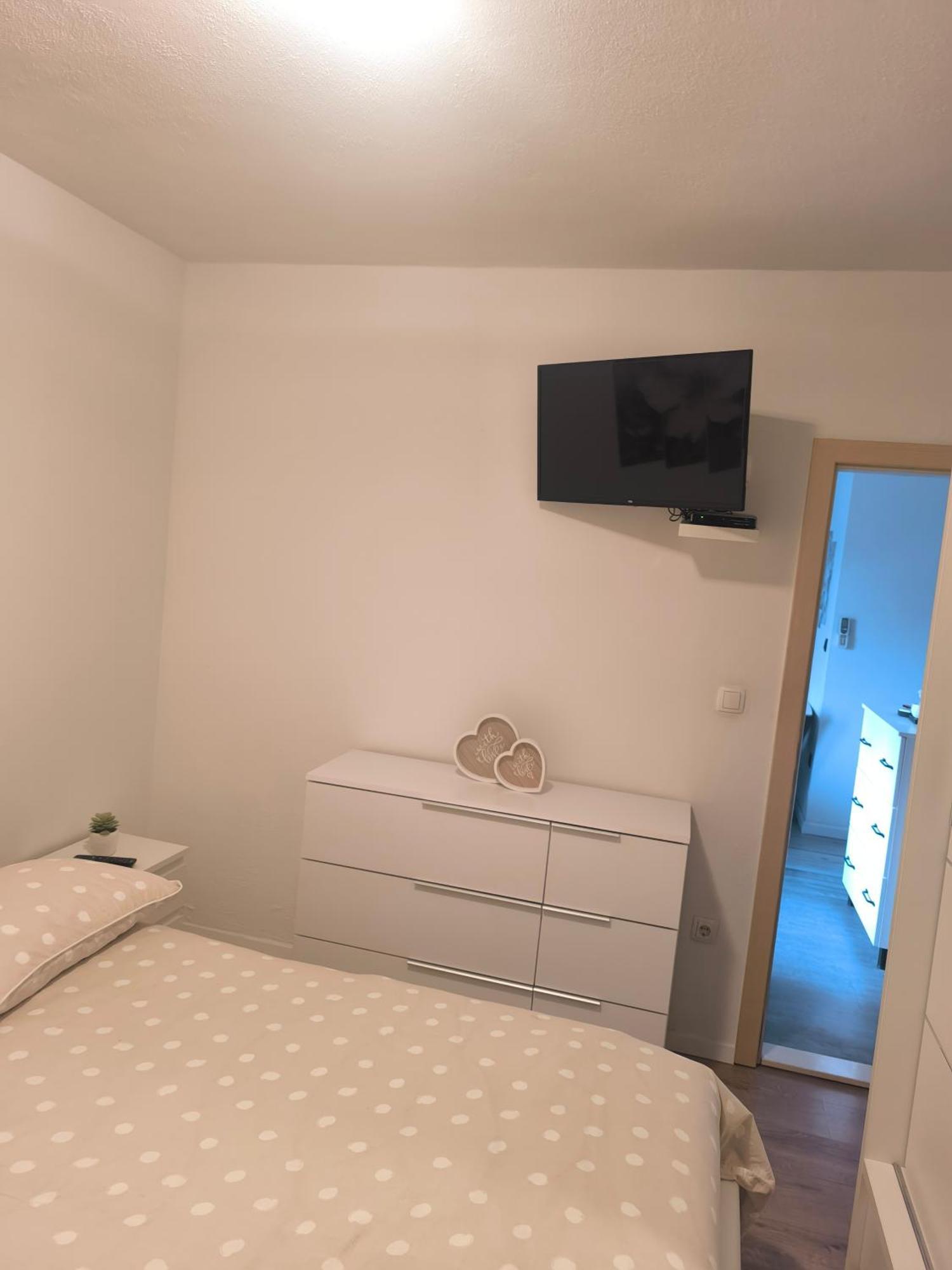 Apartman Rex Svinisce Bilik gambar